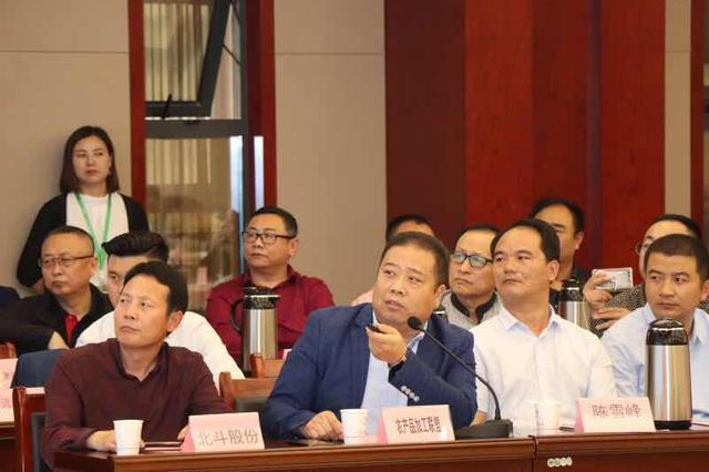 汇聚全社会力量决战脱贫攻坚